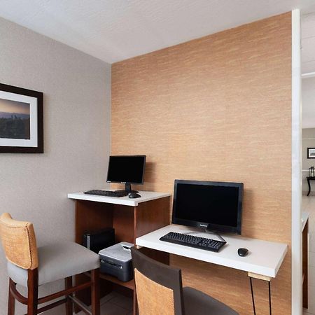 La Quinta By Wyndham Bakersfield North Hotel Bagian luar foto