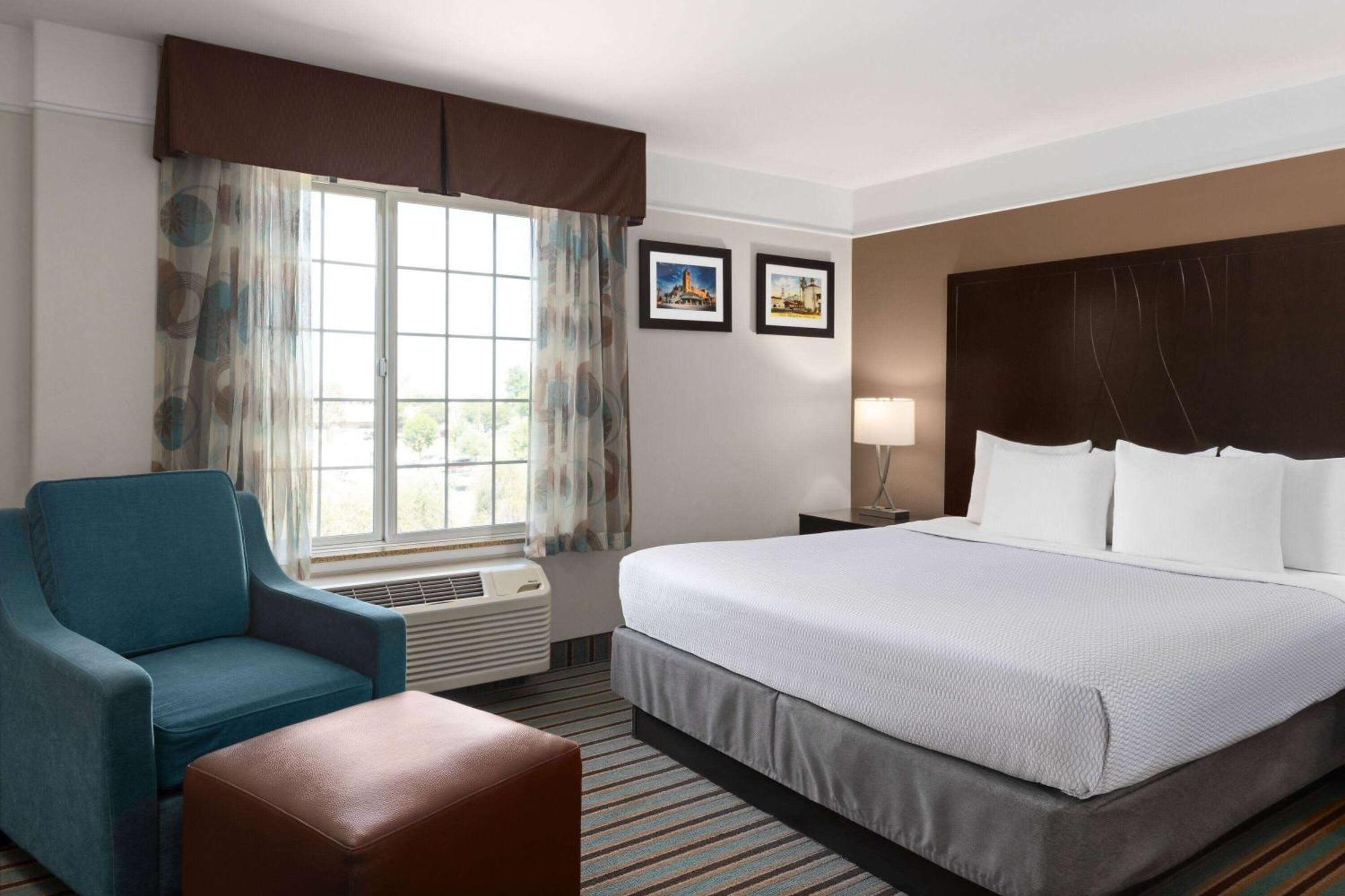 La Quinta By Wyndham Bakersfield North Hotel Bagian luar foto