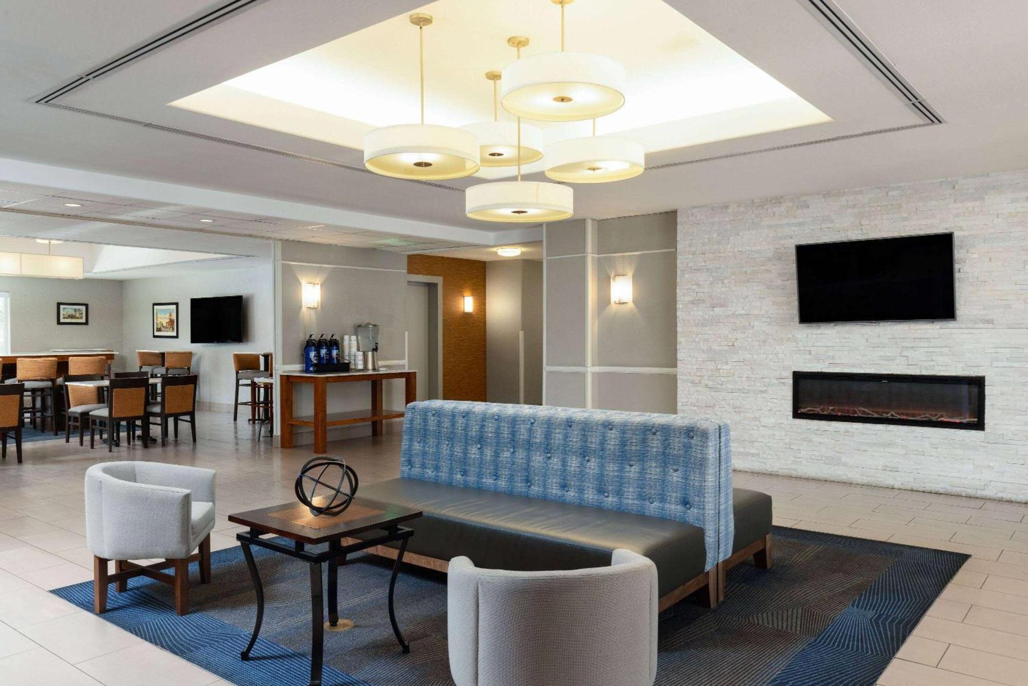 La Quinta By Wyndham Bakersfield North Hotel Bagian luar foto